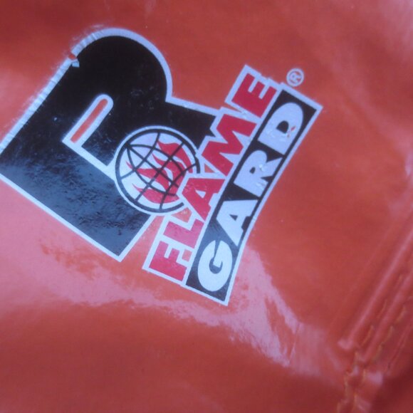 Hi-Vis Flame Gard Utili-Gard Flame Resistant Waterproof Jacket - Size S/M. - Picture 13 of 14